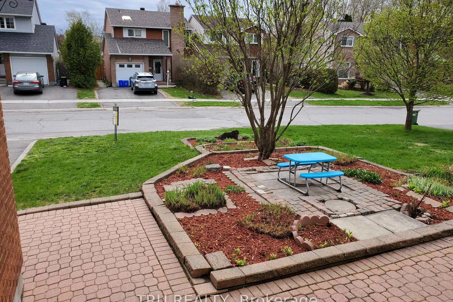 1078 St Emmanuel Terrace photo 2