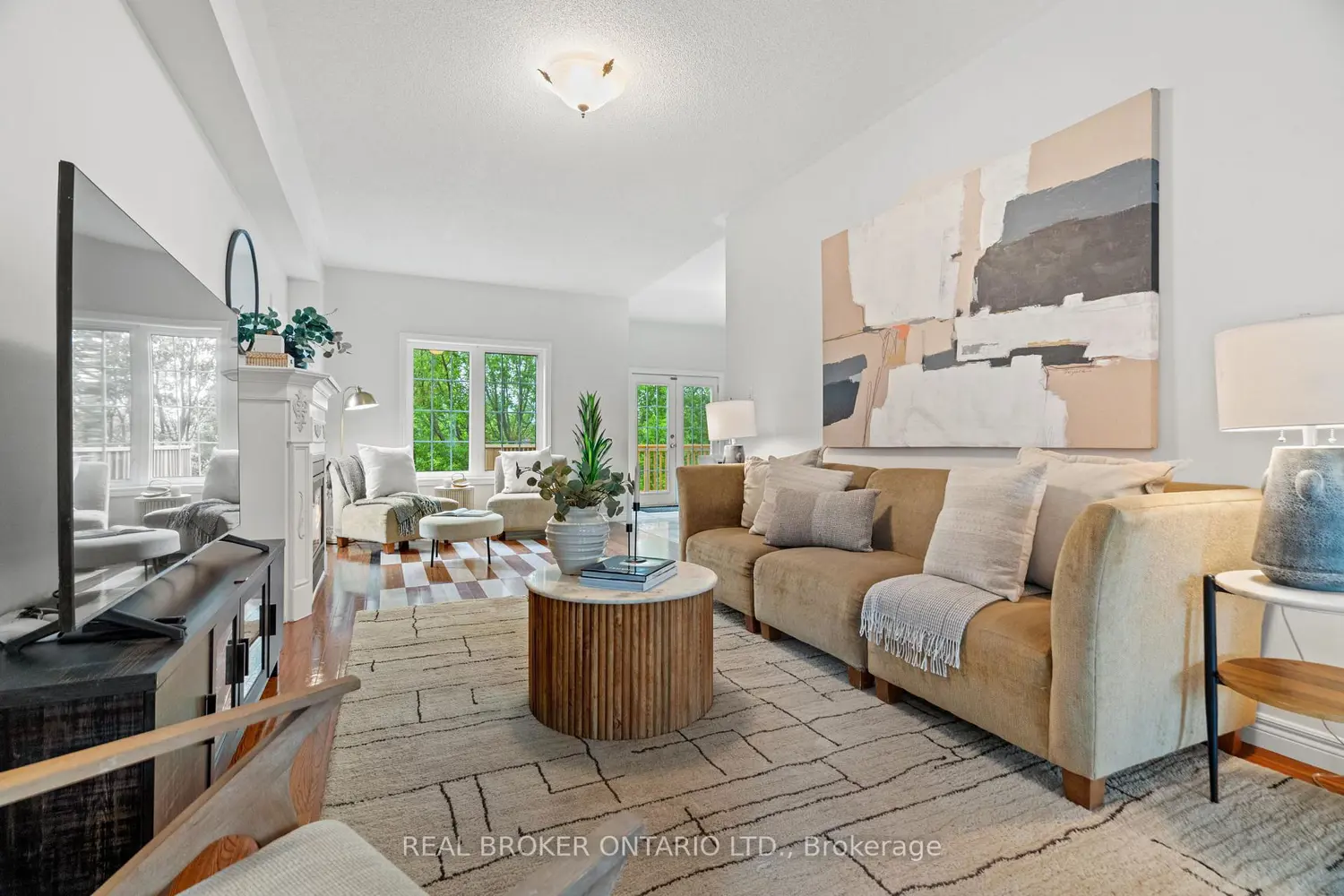 118 Bayview Avenue photo 4