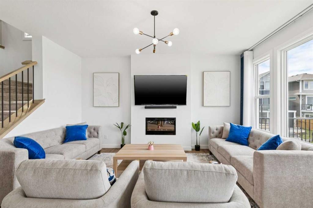 Additional image 5 of 814 Bluerock Way SW, Calgary, AB, T2Y0S4