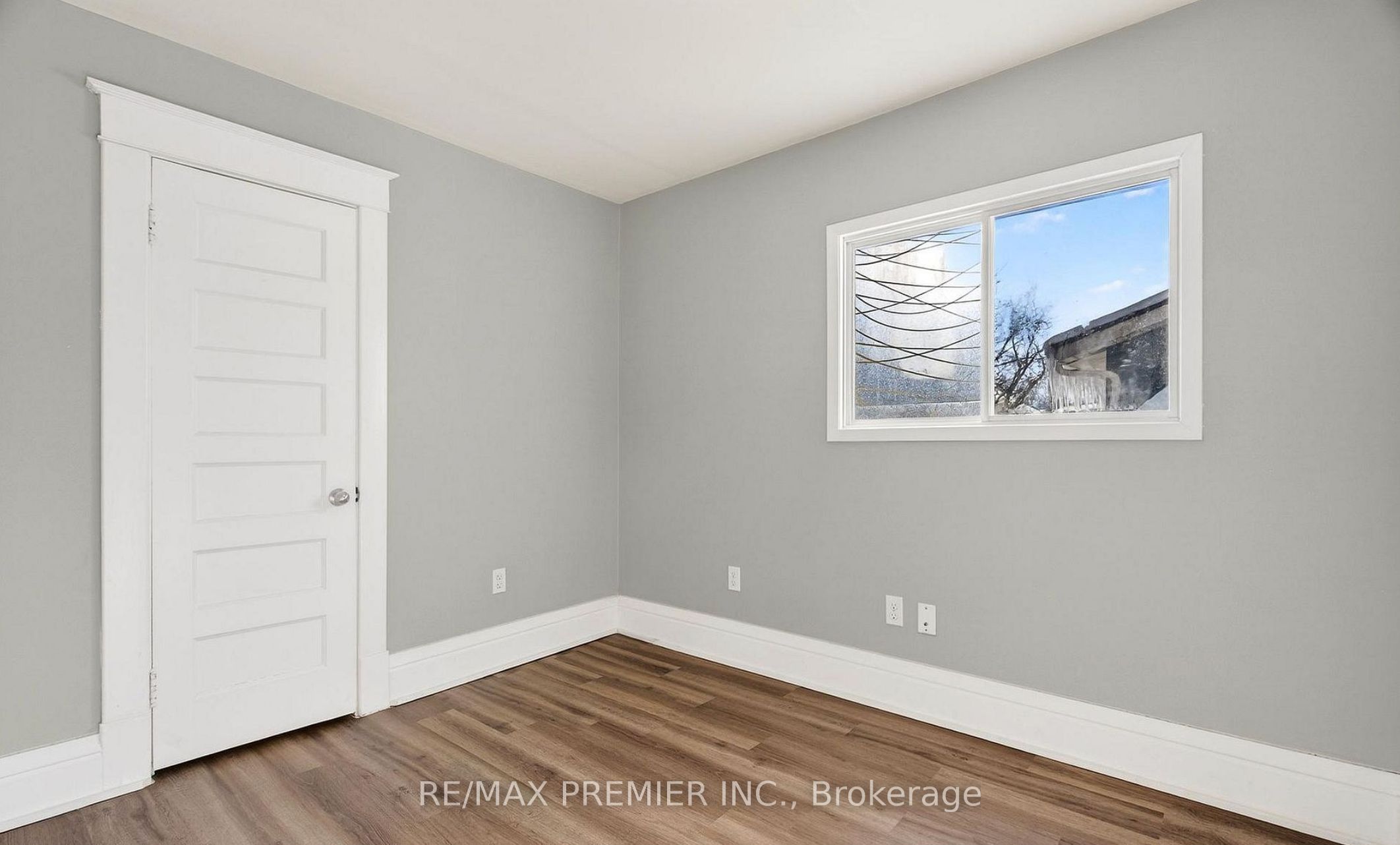 Additional image 2 of Main Floor-4848 Second Avenue, Niagara Falls, ON, L2E 4J1