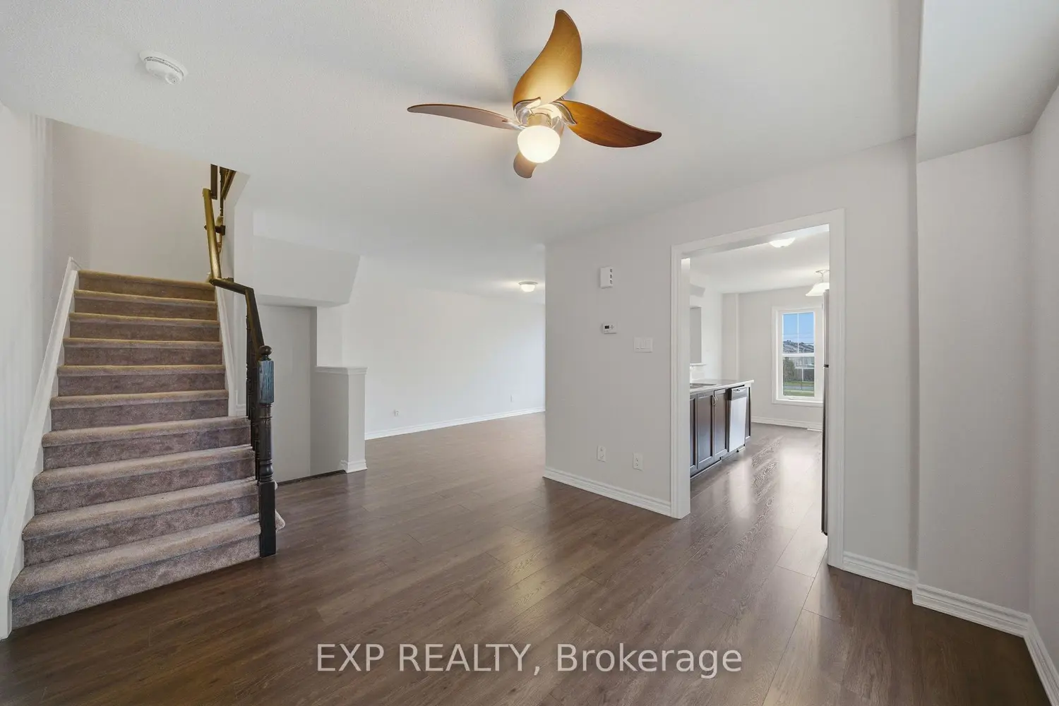 359 Sweetfern Crescent photo 5