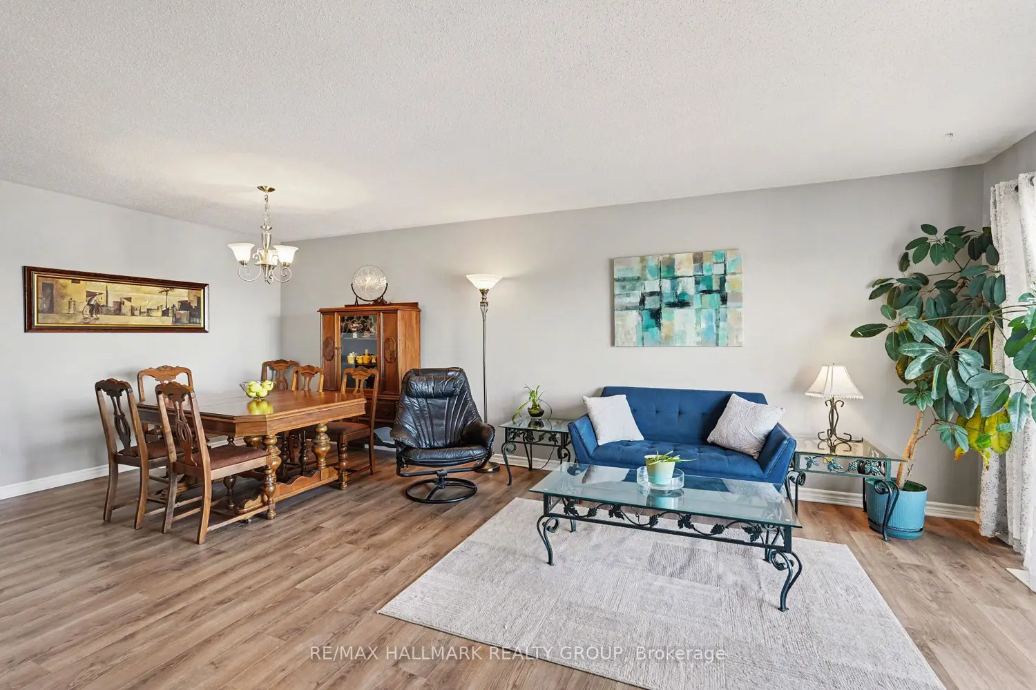 3275 St Joseph Boulevard 205 photo 2