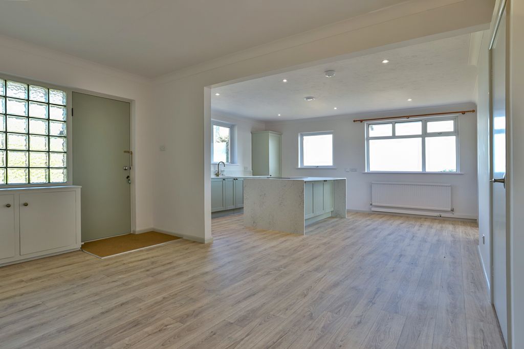 Additional image 2 of 5 bed detached bungalow to rentMudeford, Christchurch BH23
