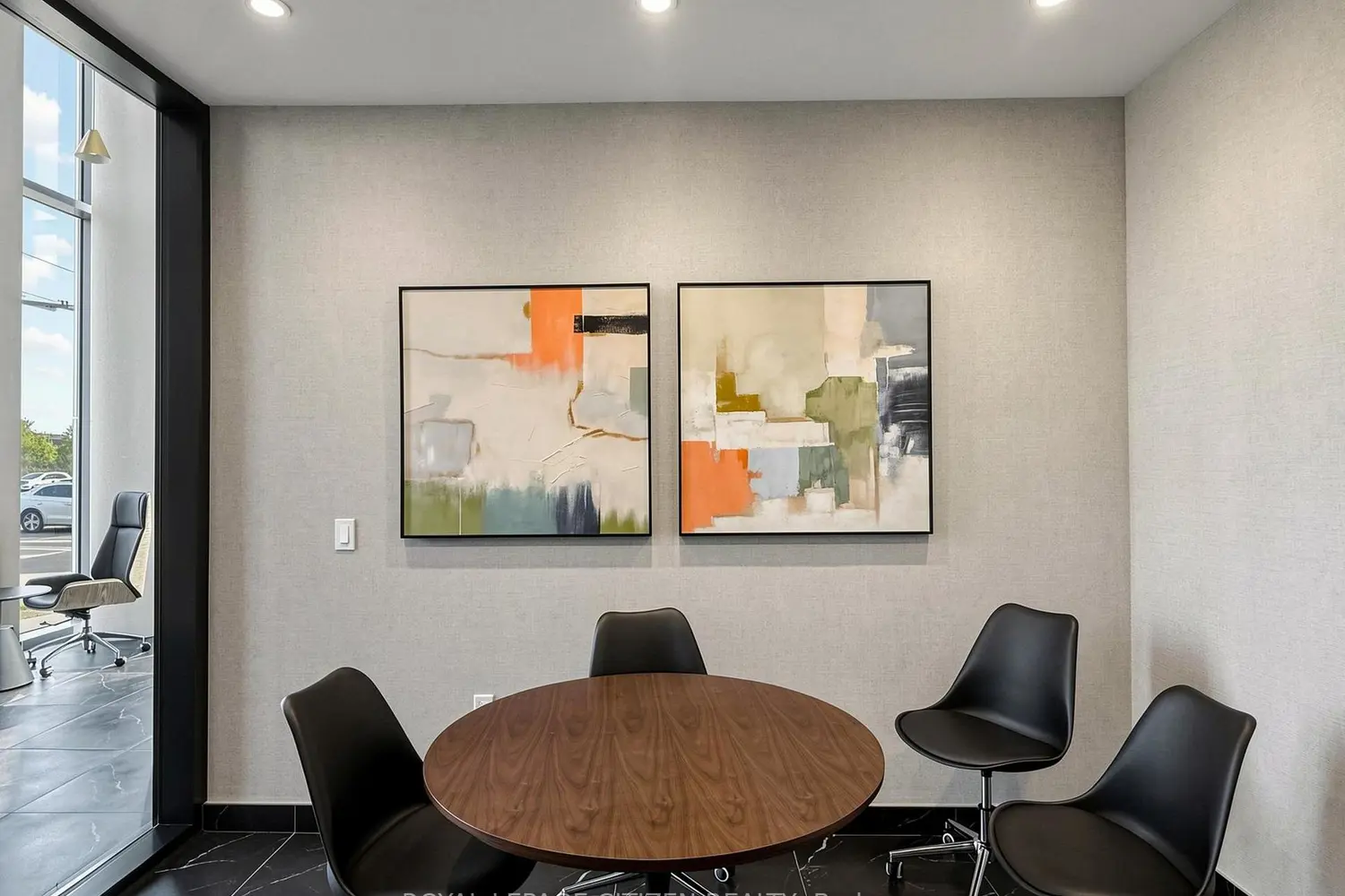 Additional image 9 of 1005 Dundas Street 363