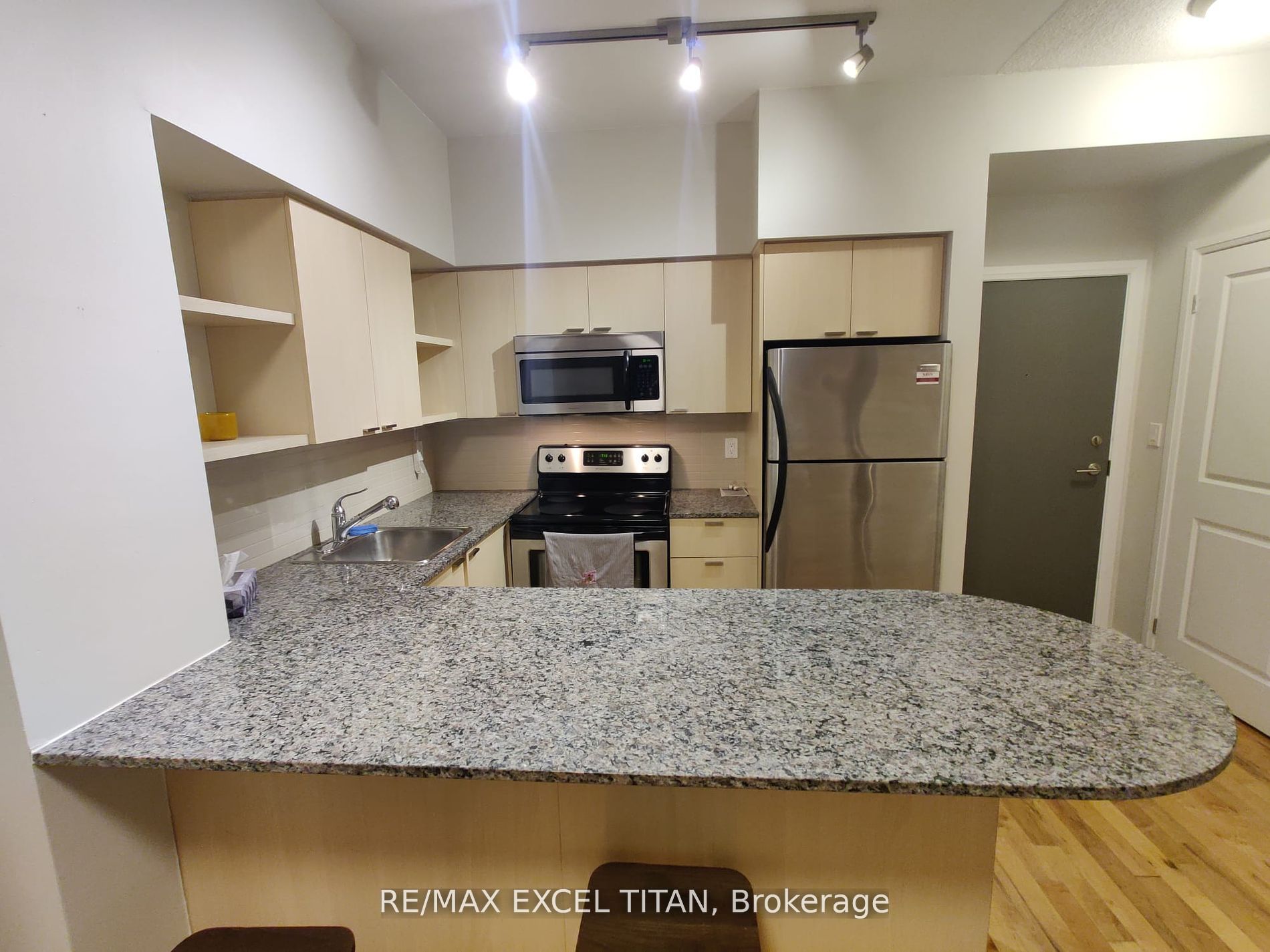 Additional image 2 of 416-35 Hayden Street, Toronto, ON, M4Y 3C3