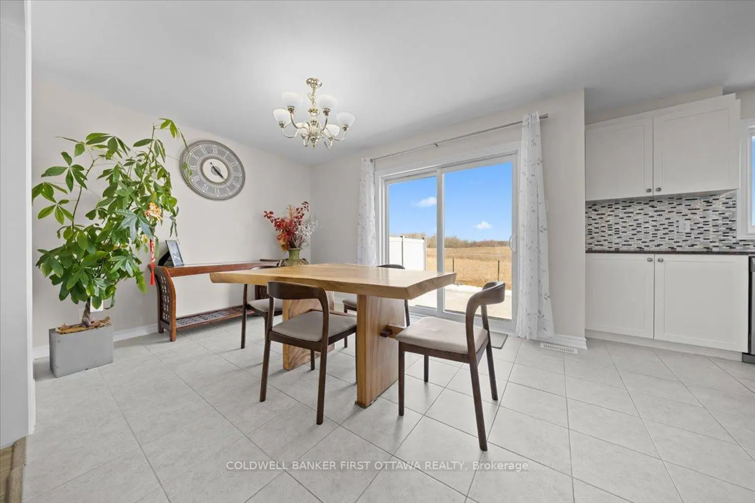 355 Sweetclover Way photo 4
