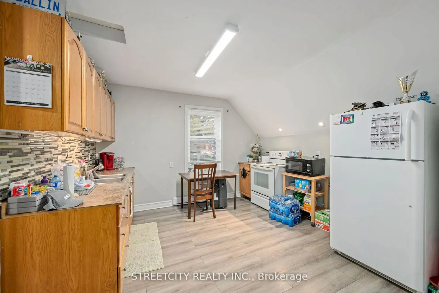 Additional image 12 of 840 Queens Avenue