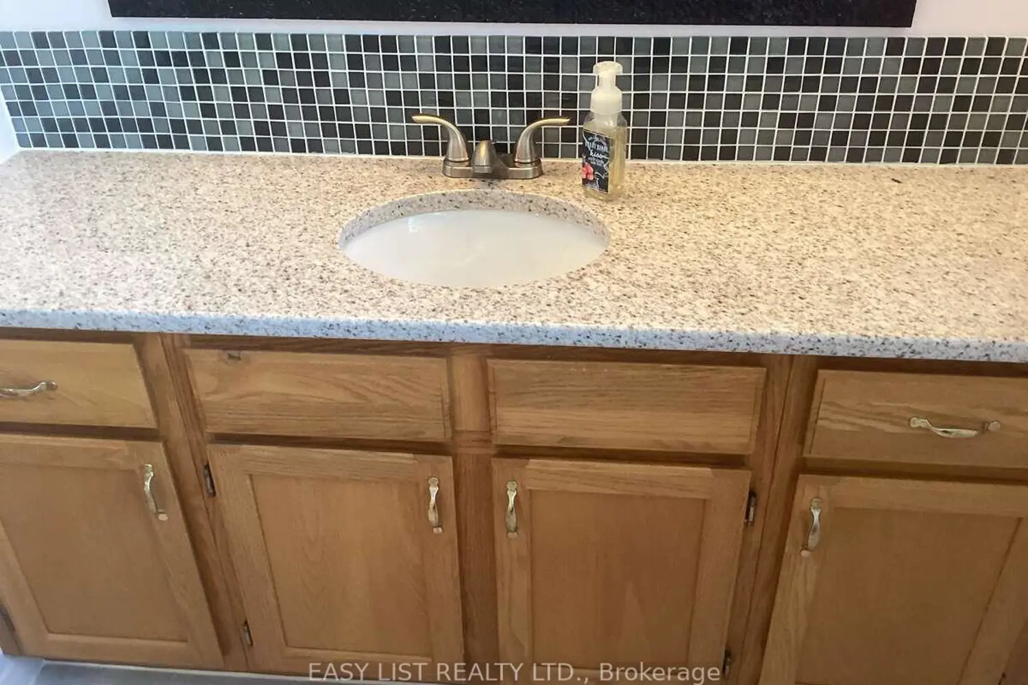 Additional image 16 of 601 Macdonald Drive