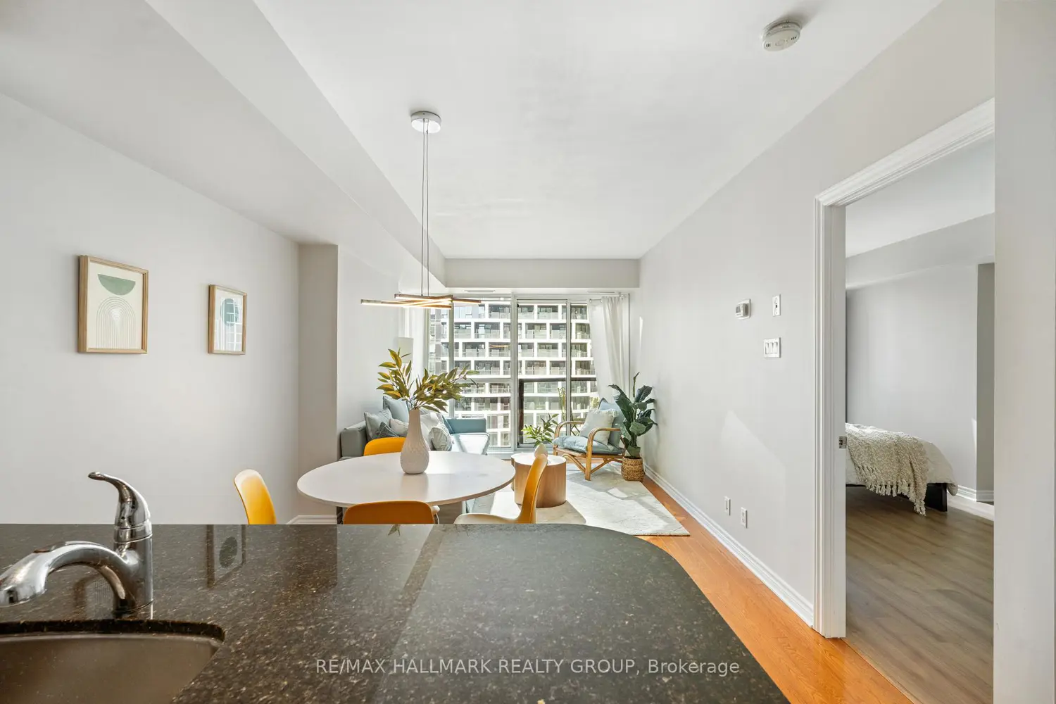 Additional image 6 of 445 Laurier Avenue 2103