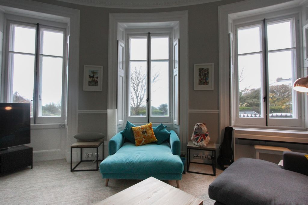 Additional image 10 of 2 bed flat to rentLewes Crescent, Brighton BN2
