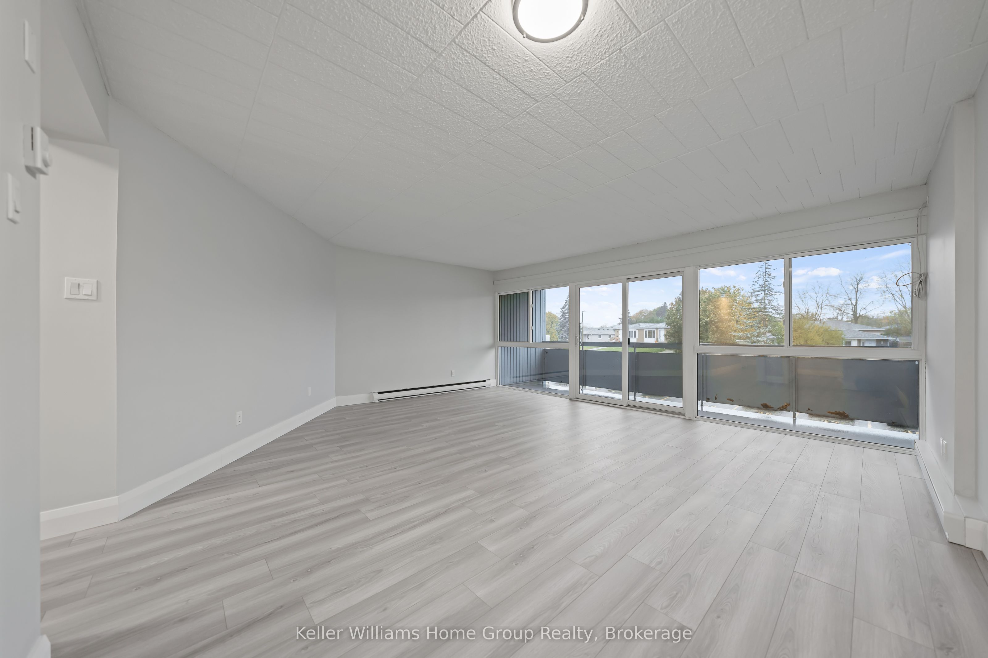 Additional image 2 of 408-91 Conroy Crescent, Guelph, ON, N1G 2V5