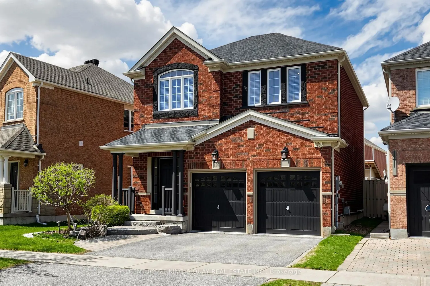 128 Richard Coulson Crescent photo 2
