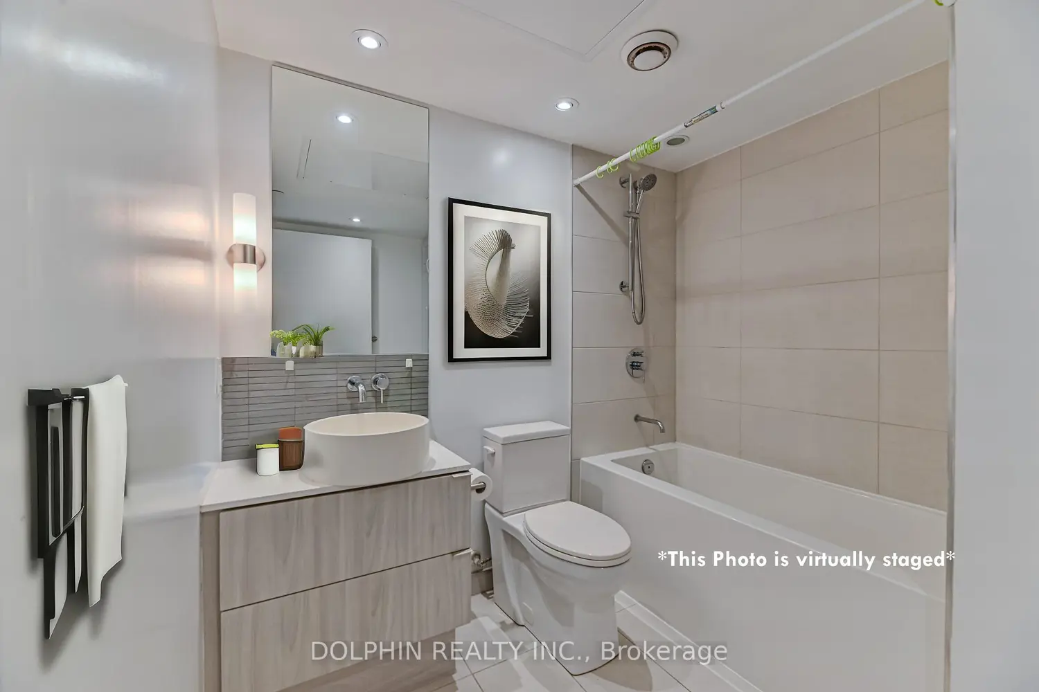 Additional image 8 of 161 Roehampton Avenue 1007