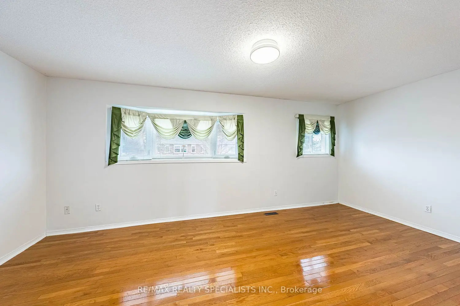 Additional image 11 of 3932 Periwinkle Crescent