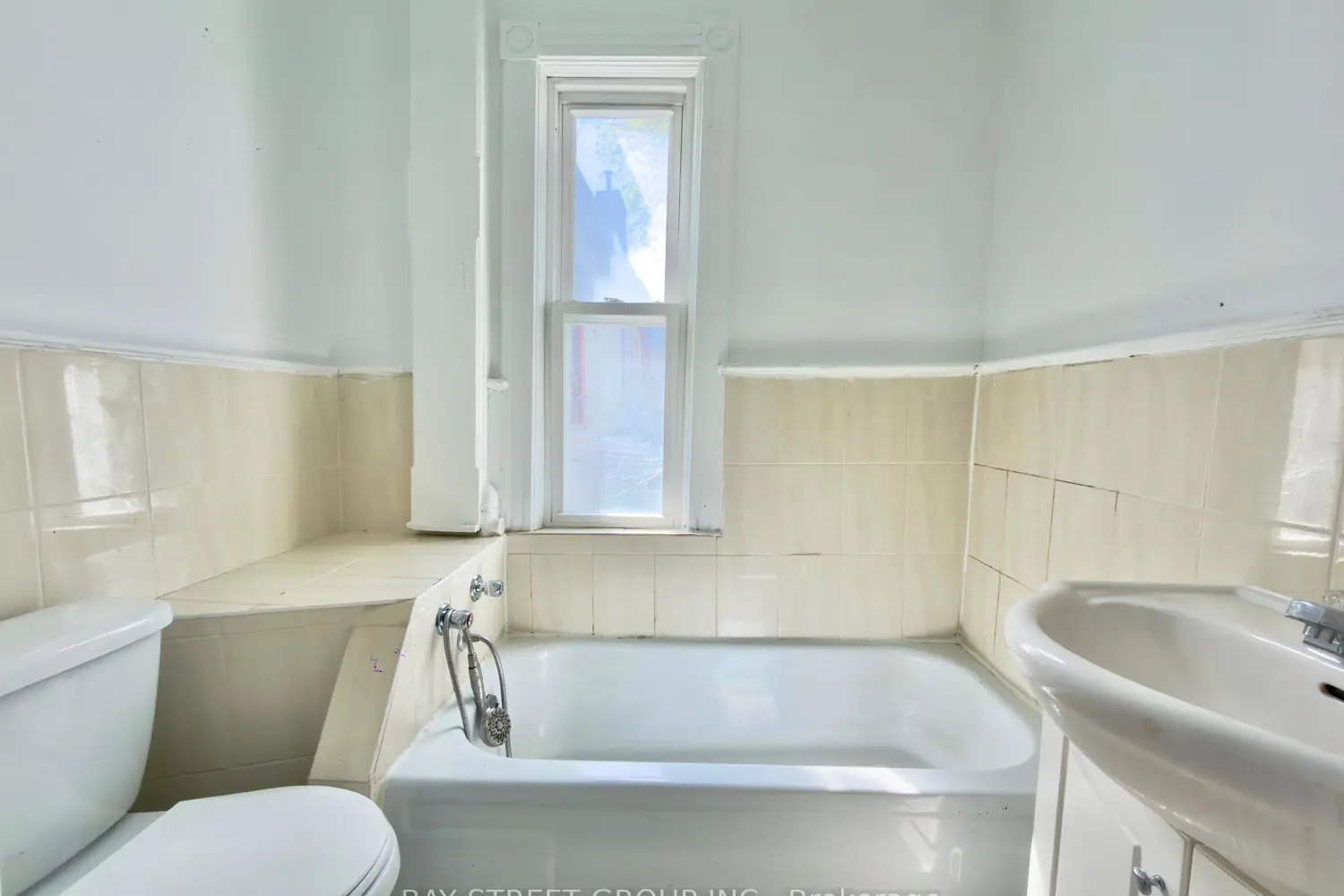 Additional image 10 of 182 Boulton Avenue