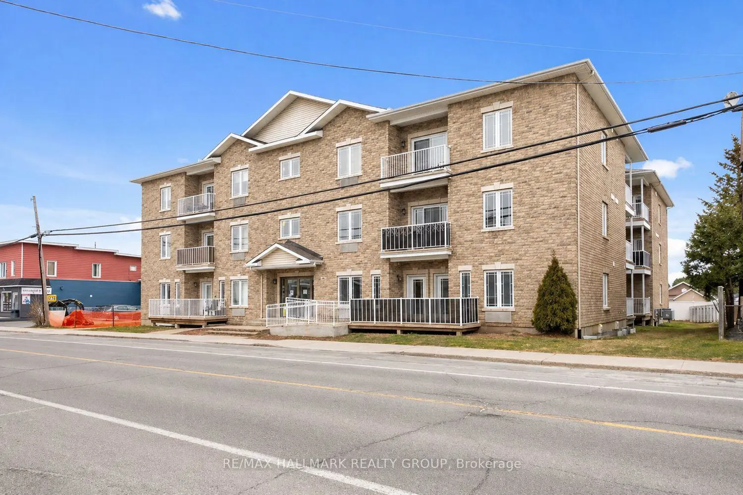 1026 Laurier Street 208