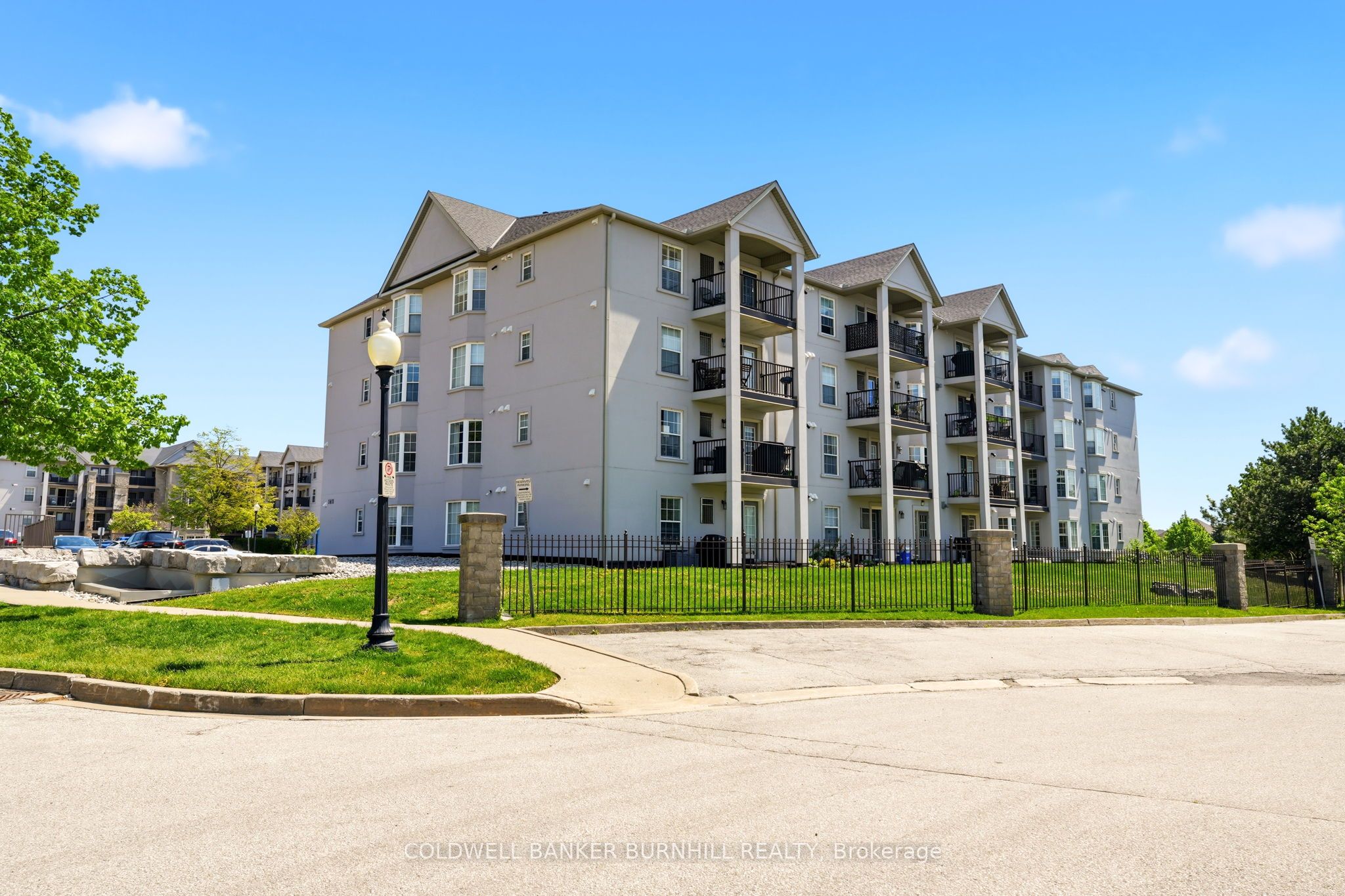 105-1411 Walkers Line, Burlington, ON, L7M 4P5