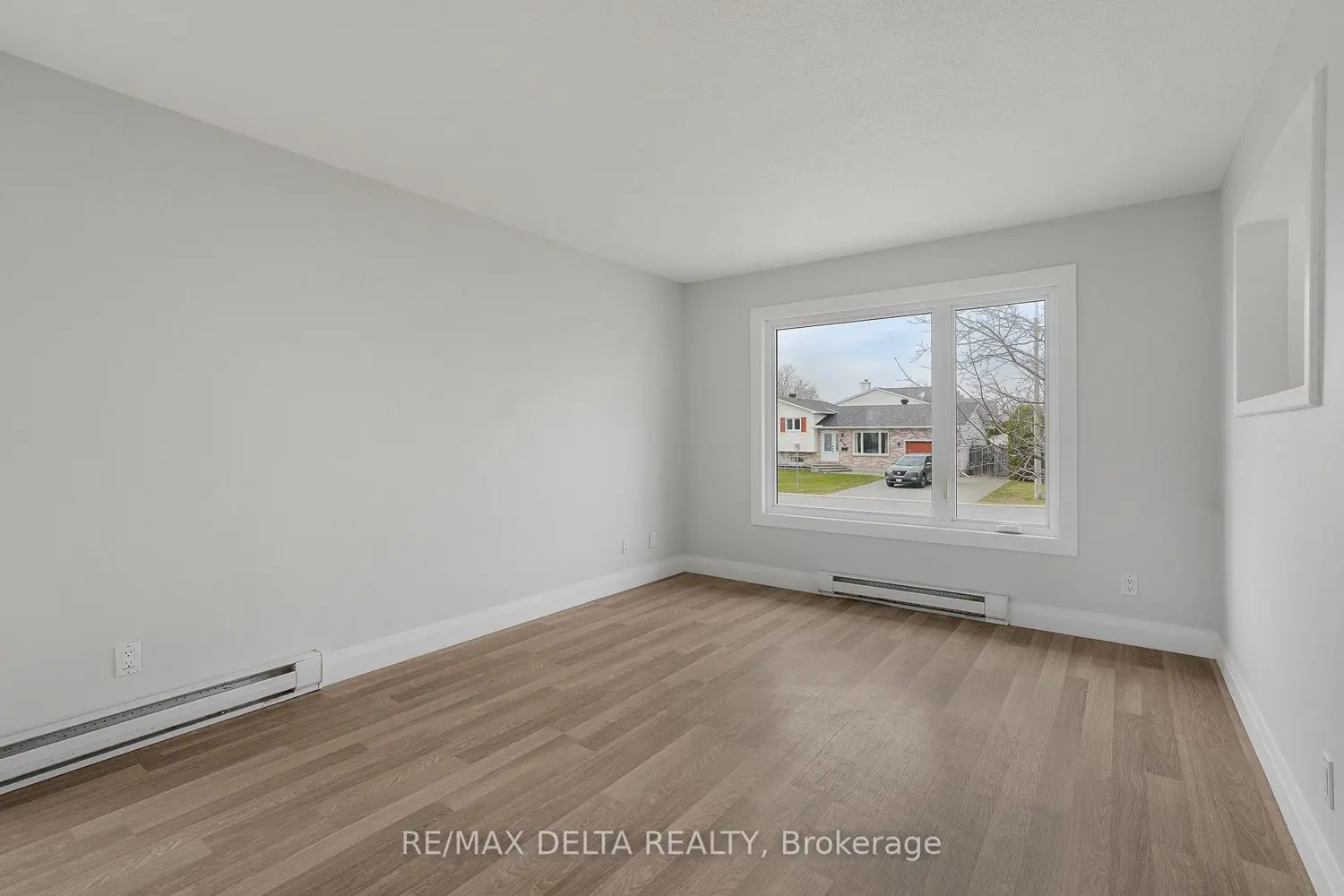 813 Cote Street photo 2