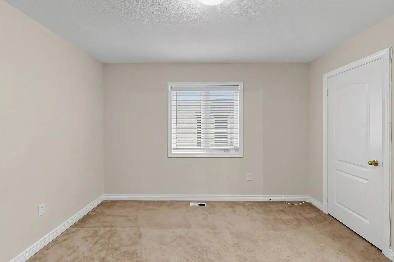 Additional image 14 of 51 Drummondville Drive
