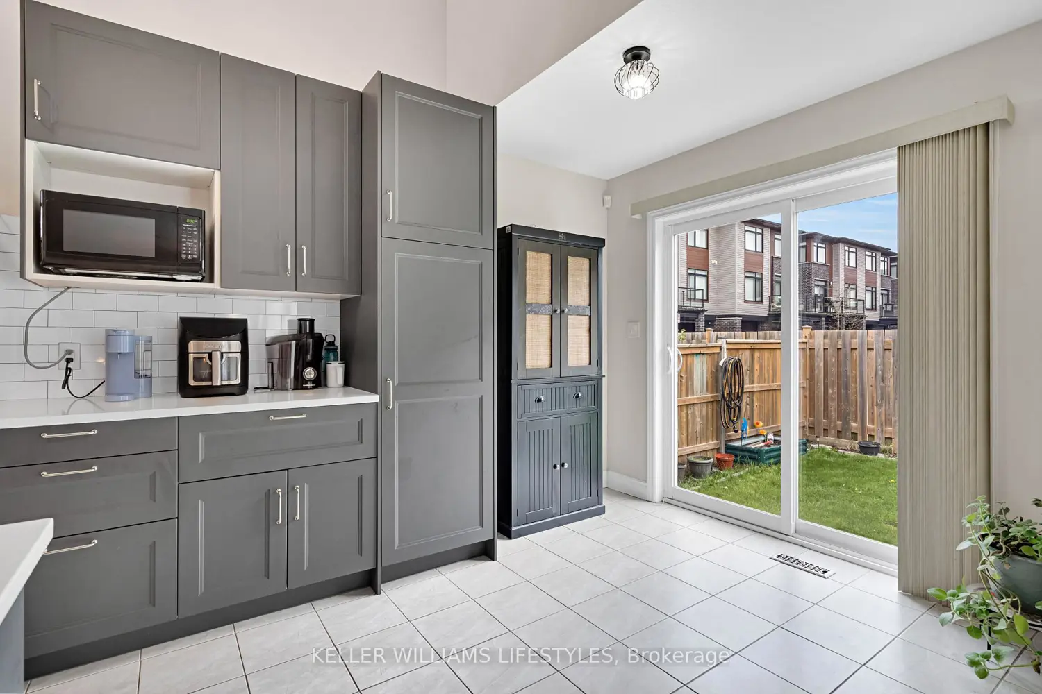 Additional image 2 of 3270 Singleton Avenue 18