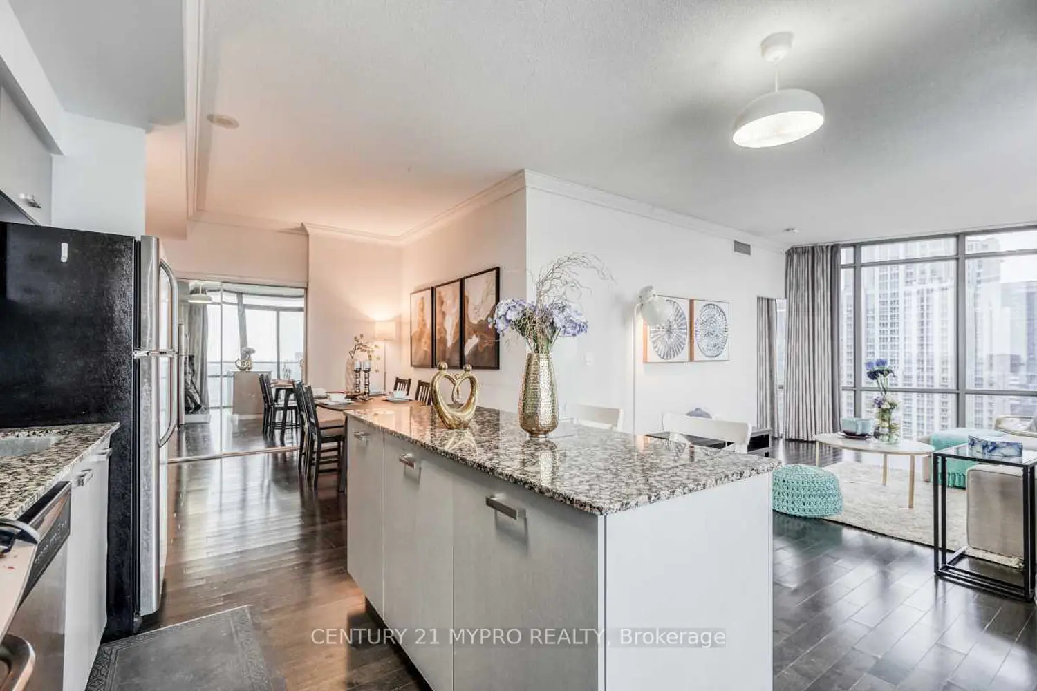 Additional image 14 of 832 Bay Street 2810