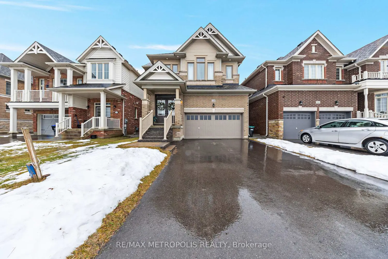 118 Lorne Thomas Place