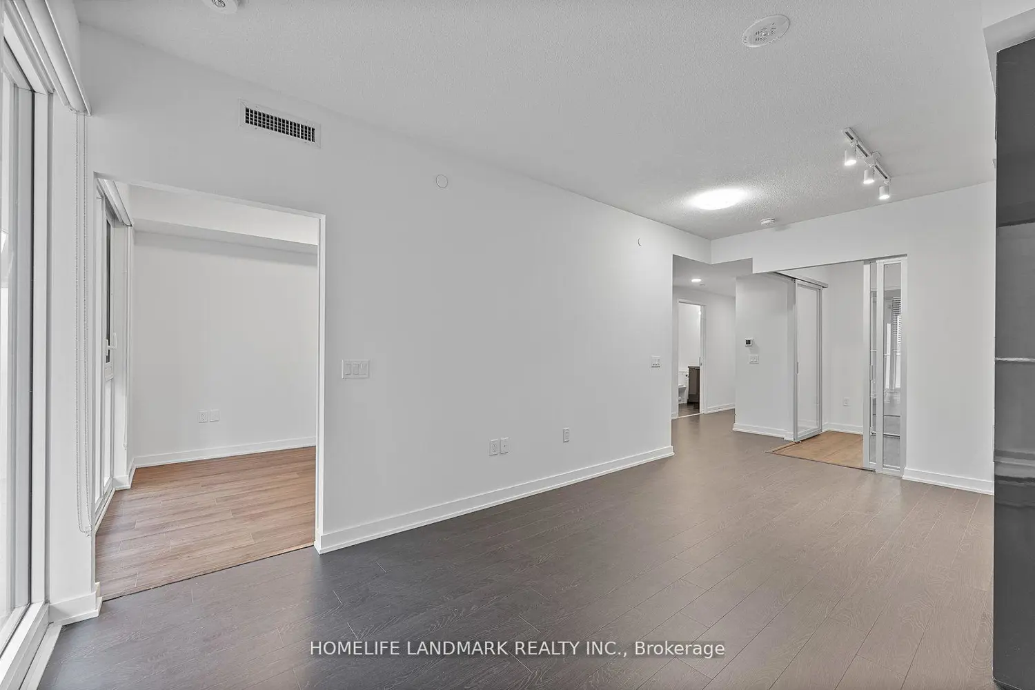 Additional image 6 of 230 Simcoe Street 1129