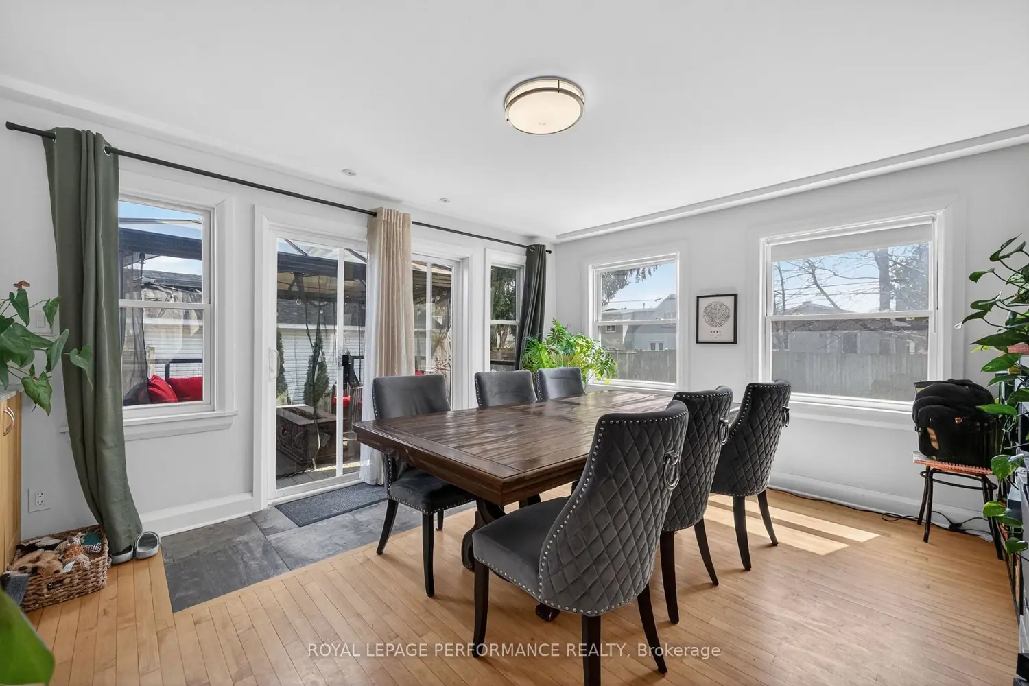 324 Duncairn Avenue photo 4