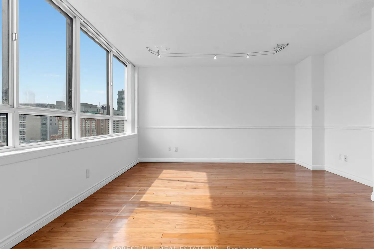 Additional image 7 of 633 Bay Street 2313