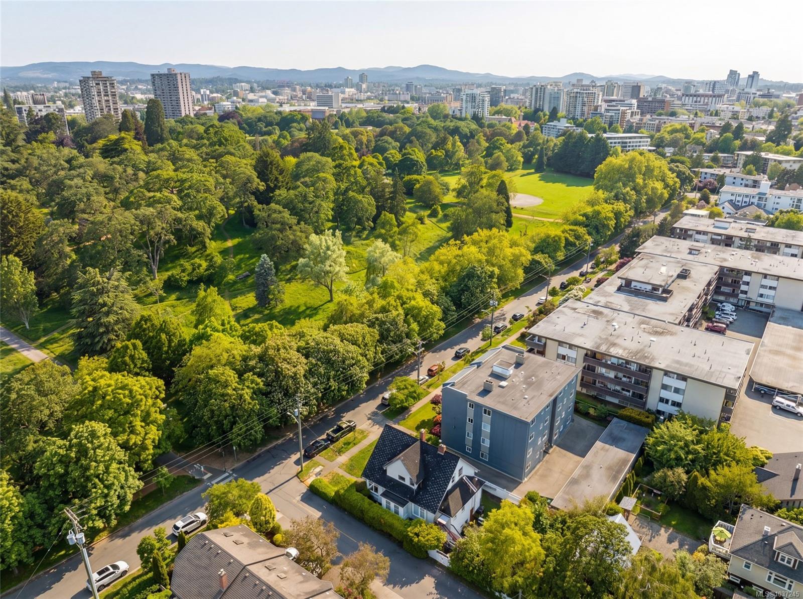 Additional image 6 of 980 Heywood Avenue, Victoria, BC, V8V 2Y4