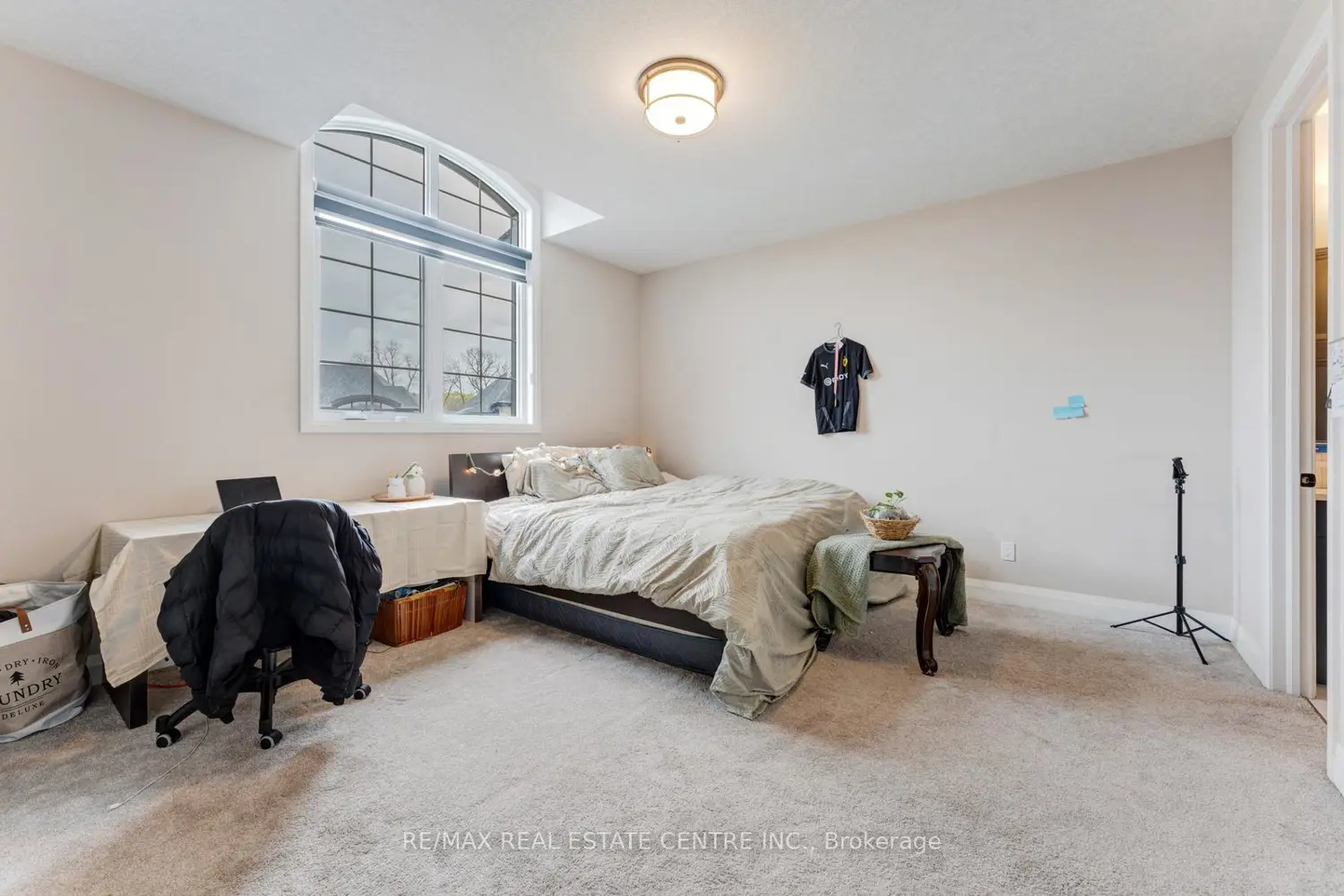 Additional image 13 of 94 Pondcliffe Drive