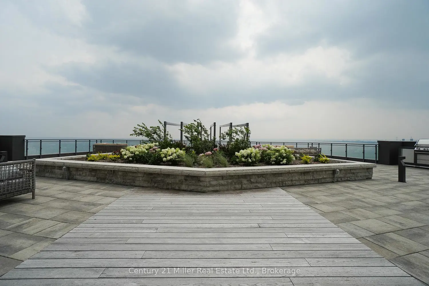 Additional image 16 of 2060 Lakeshore Road 802