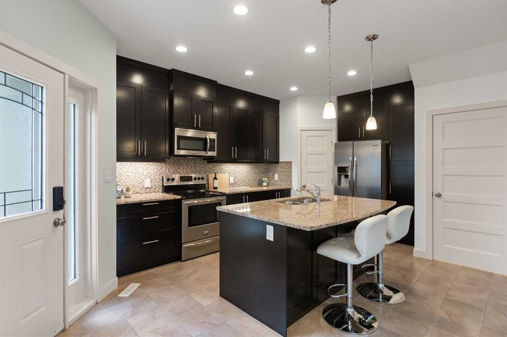 Additional image 2 of 2-6110 Bowness Road NW, Calgary, AB, T3B0E1