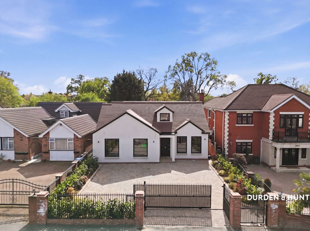 Additional image 22 of 4 bed detached bungalow to rentTomswood Road, Chigwell IG7