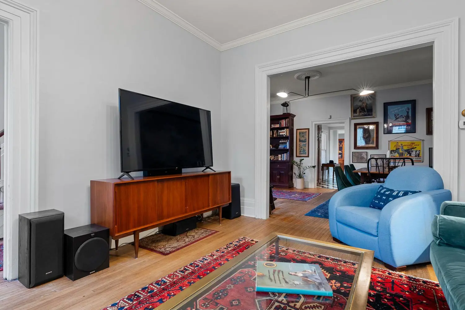 141 Walton Street photo 3