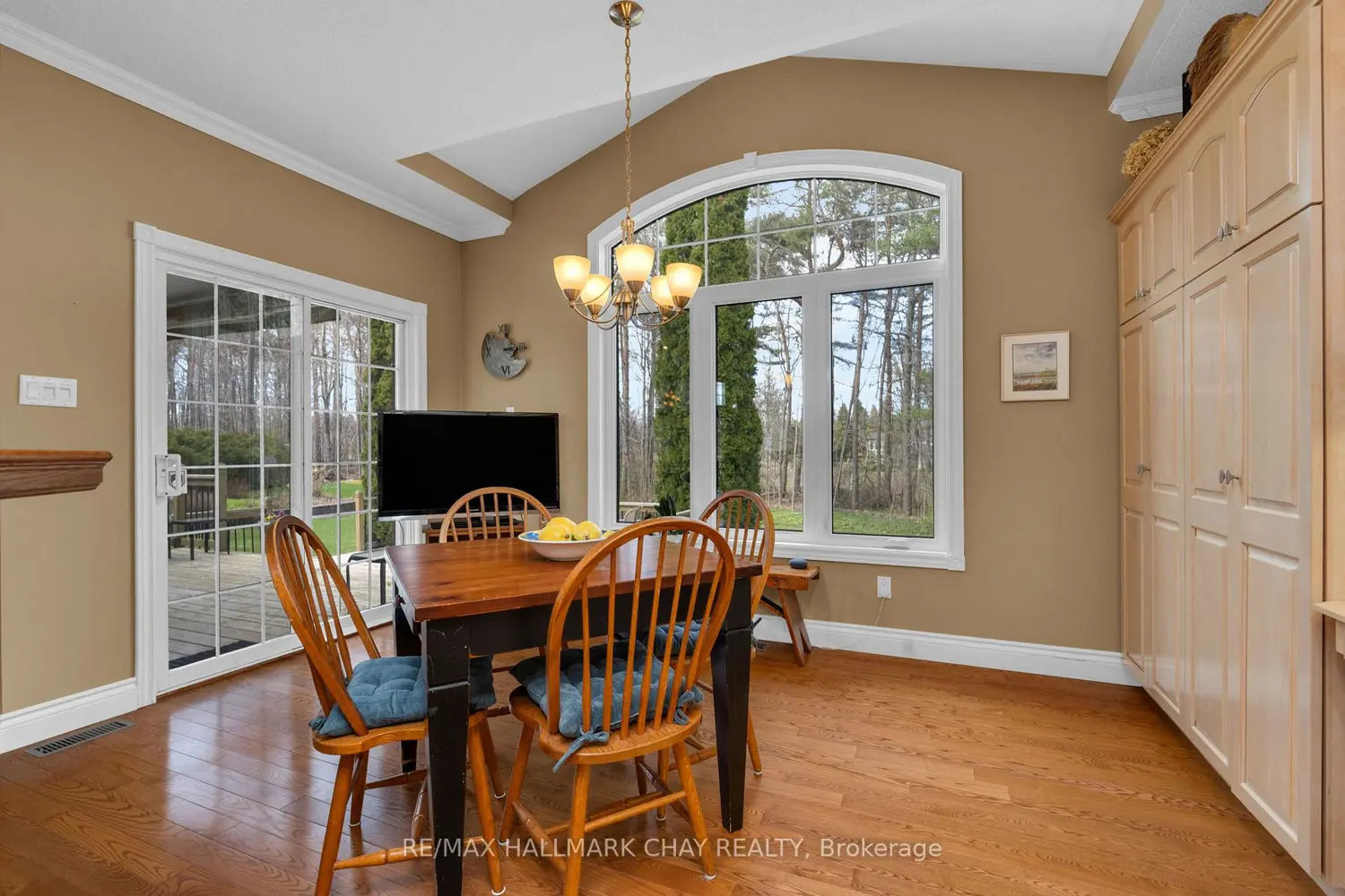 16 Chestnut Lane photo 2