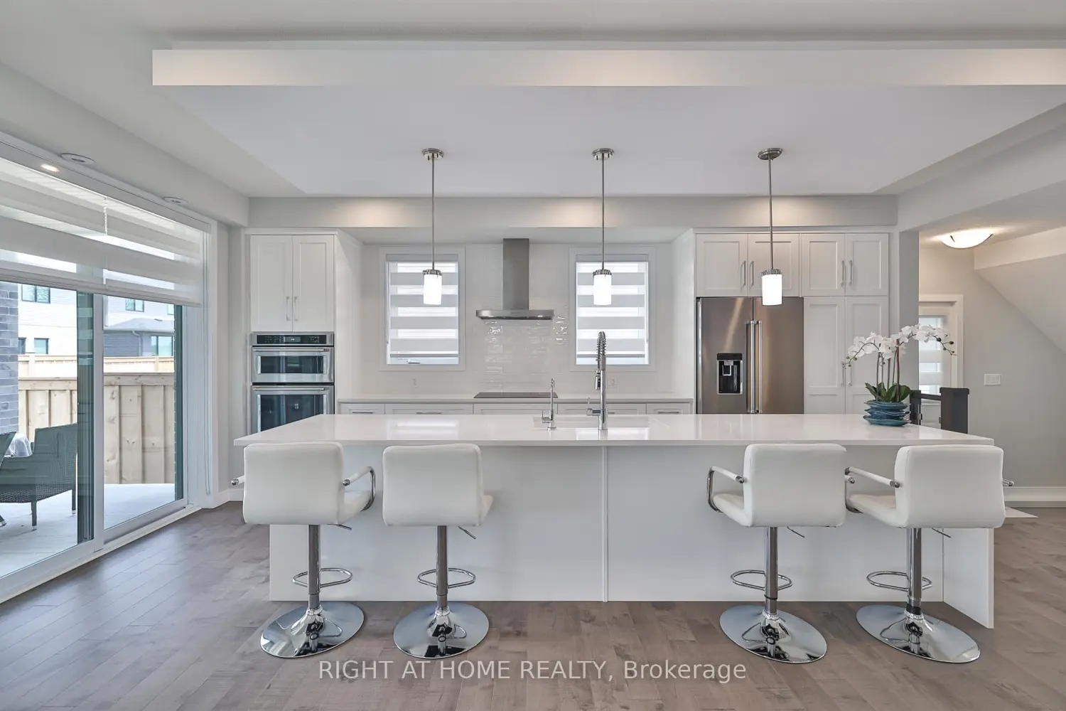 8 Ryder Avenue photo 3