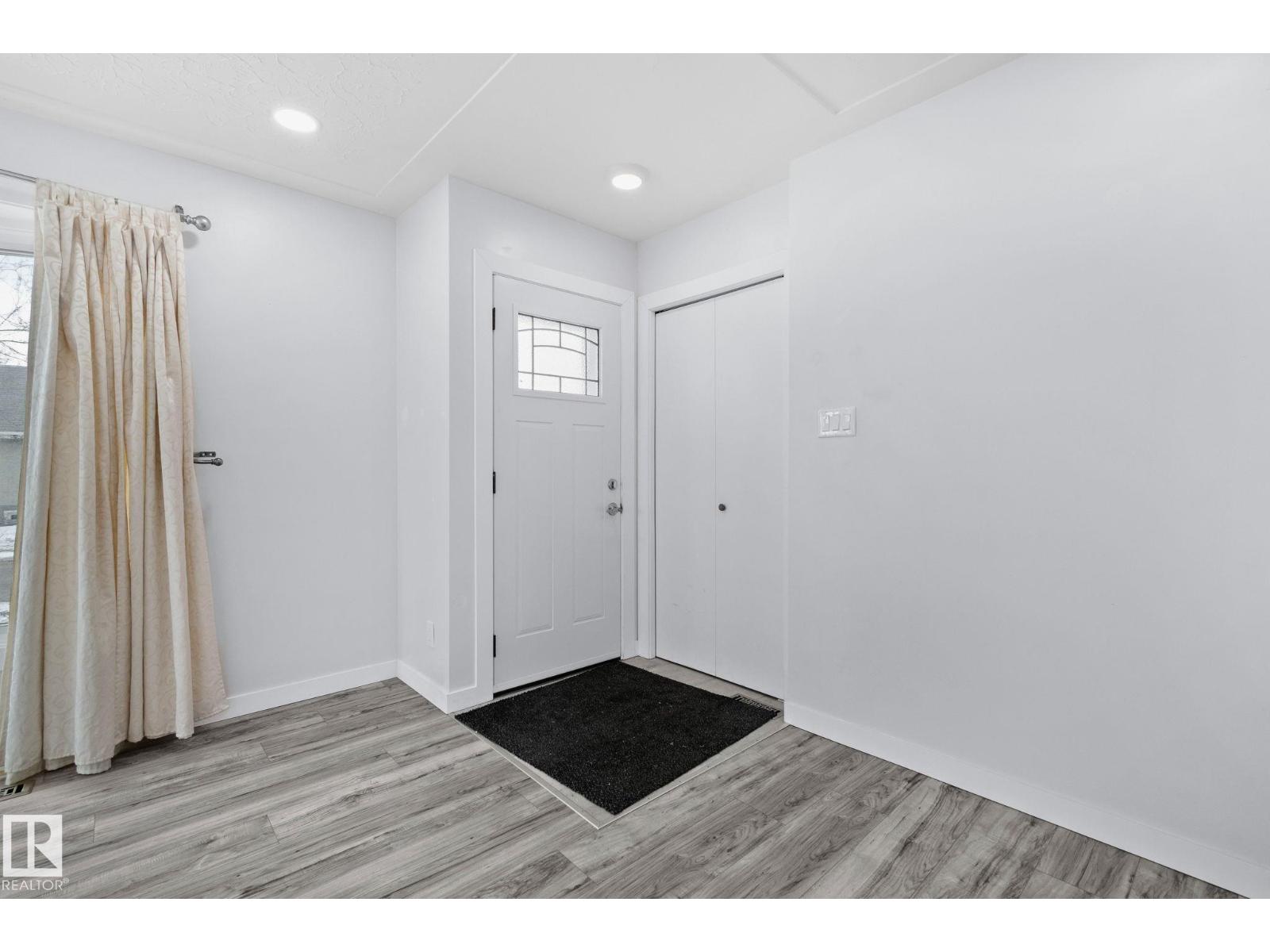 Additional image 4 of 12002 37 Street NW, Edmonton, AB, T5W2C3