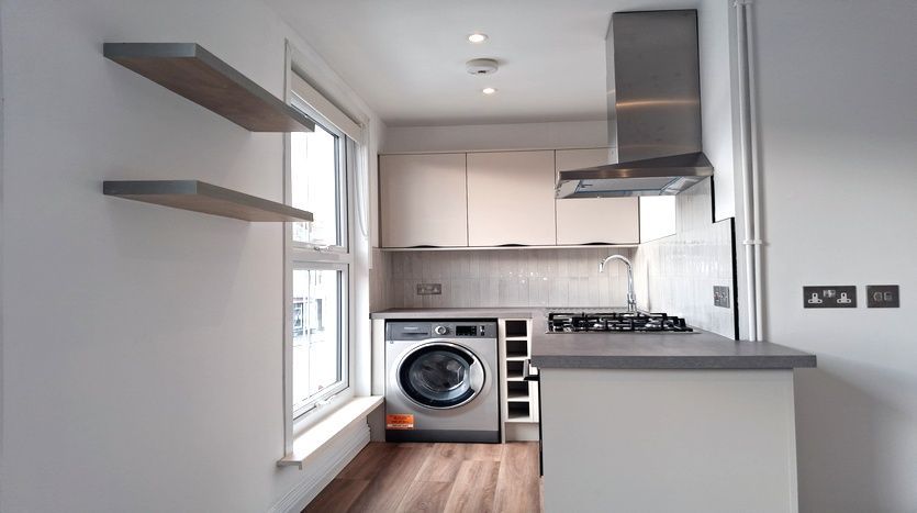 Additional image 4 of 1 bed flat to rentFlat 2 - Fore Street, Hayle TR27