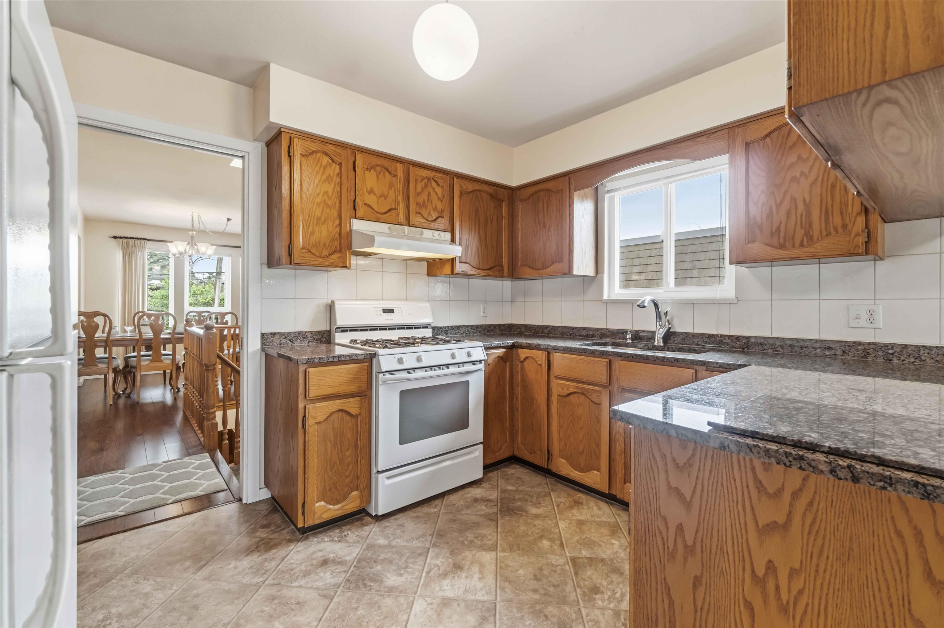 Additional image 4 of 6895 Mckay Avenue, Burnaby, BC, V5J 3R9