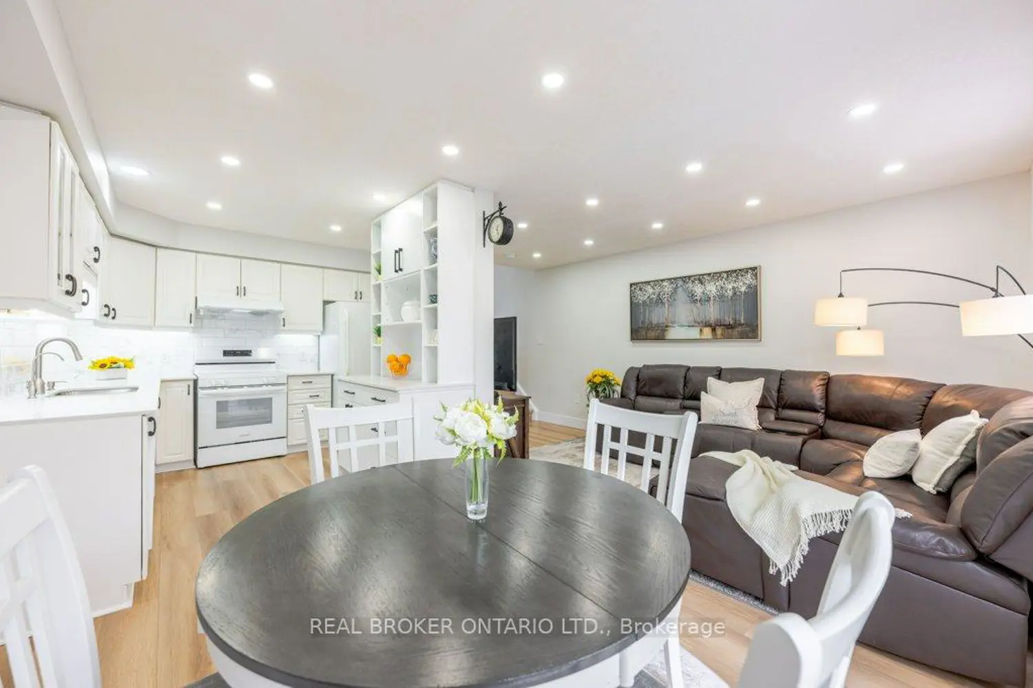 Additional image 5 of 185 Highland Crescent 2