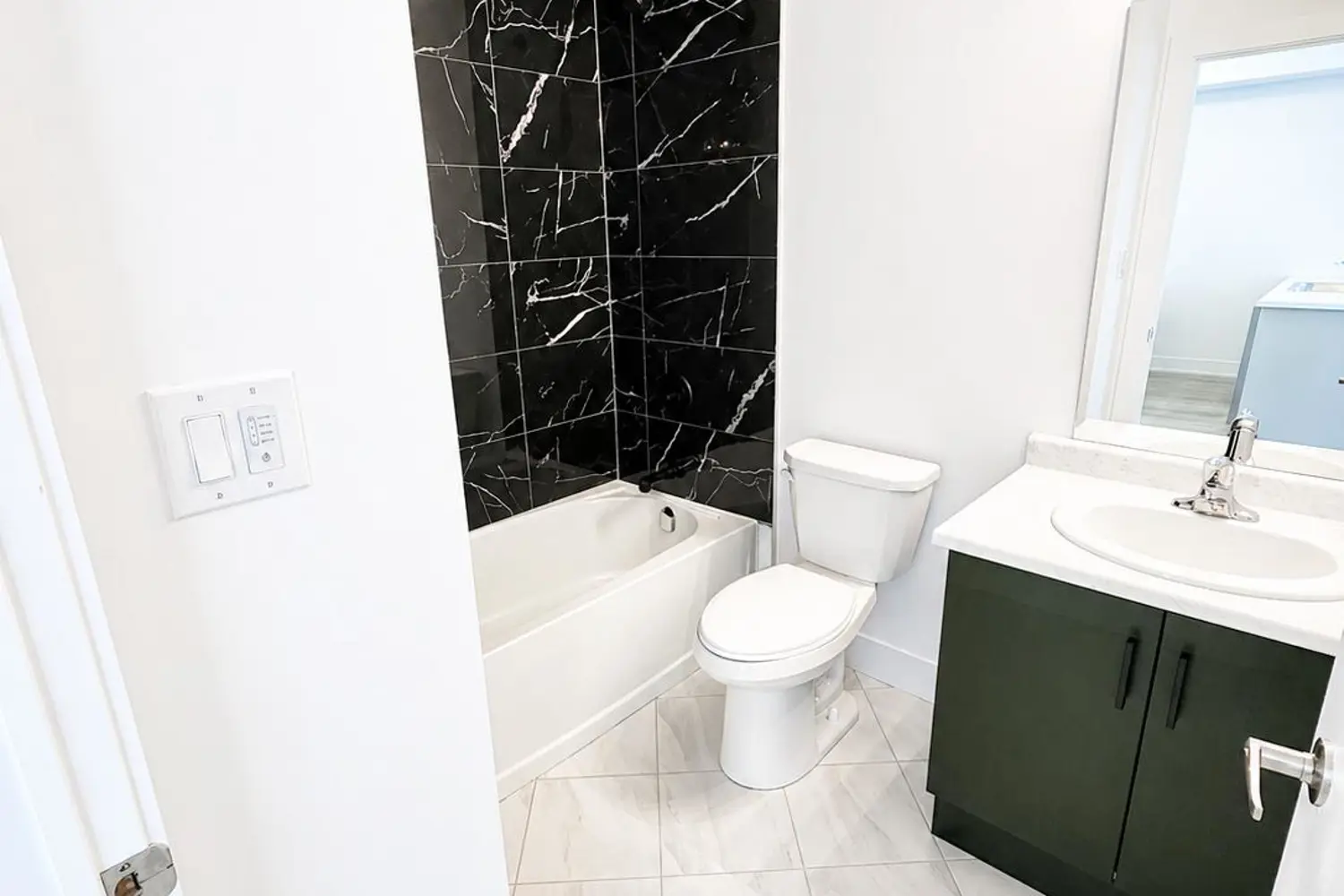 Additional image 7 of 460 Dundas Street 431