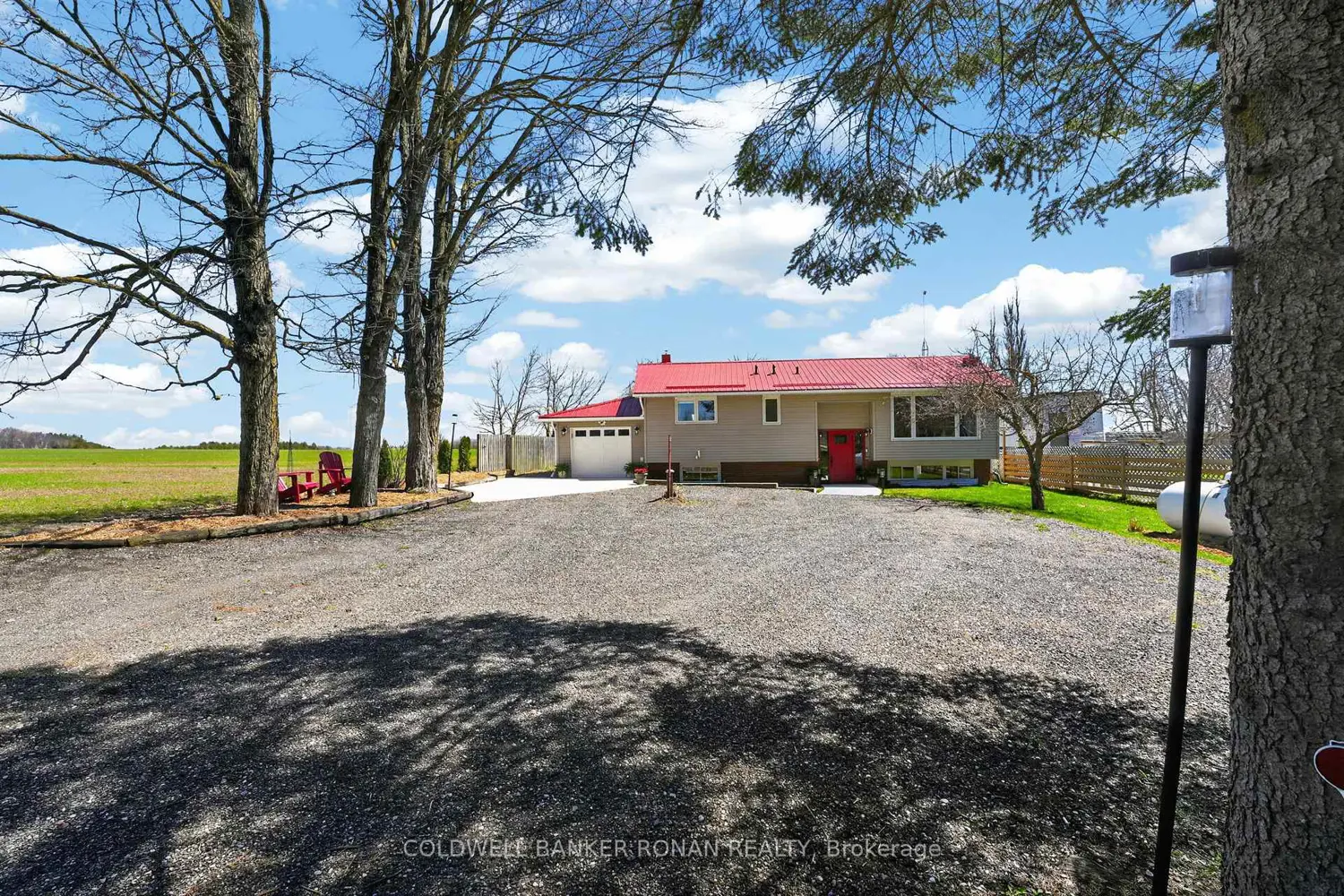 681170 260 Side Road