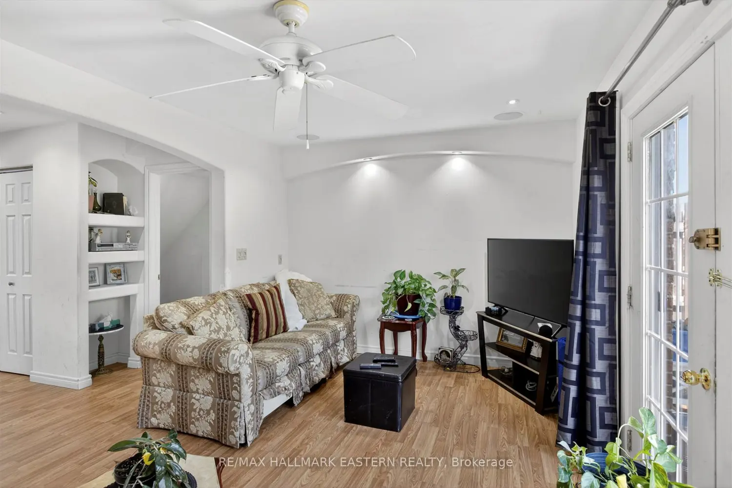 Additional image 7 of 996 Sydenham Road #33