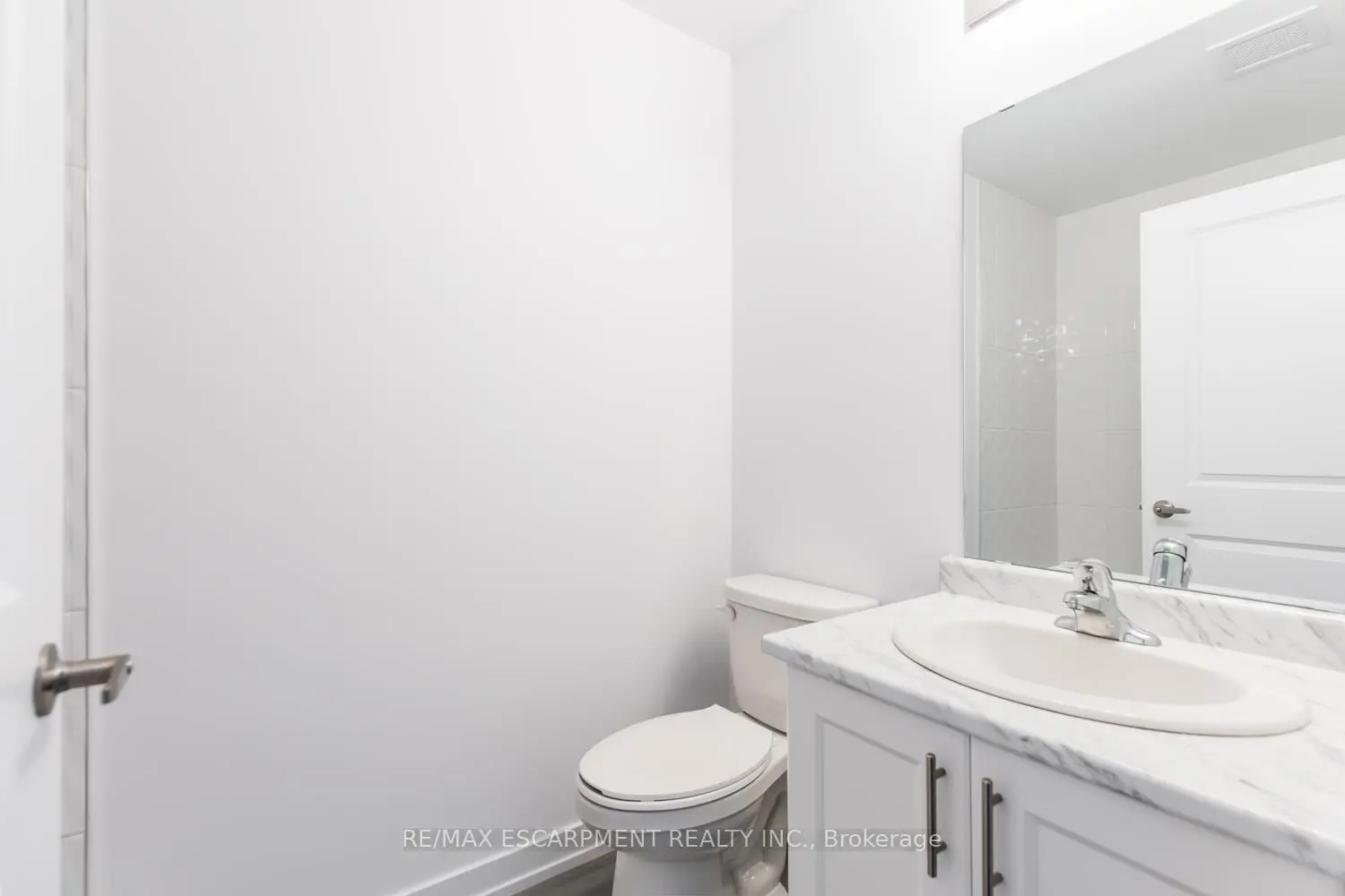 Additional image 14 of 5055 Greenlane Road 611