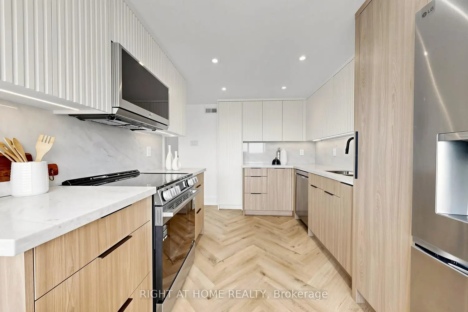 Additional image 7 of 7420 Bathurst Street 1510