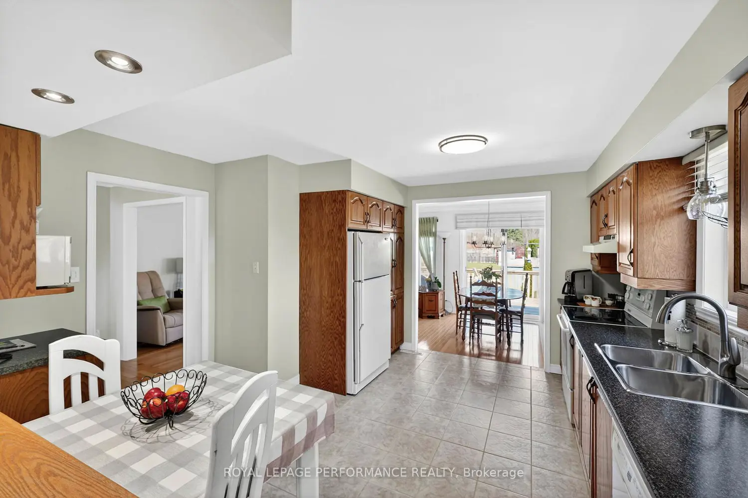 Additional image 4 of 674 Hamilton Crescent