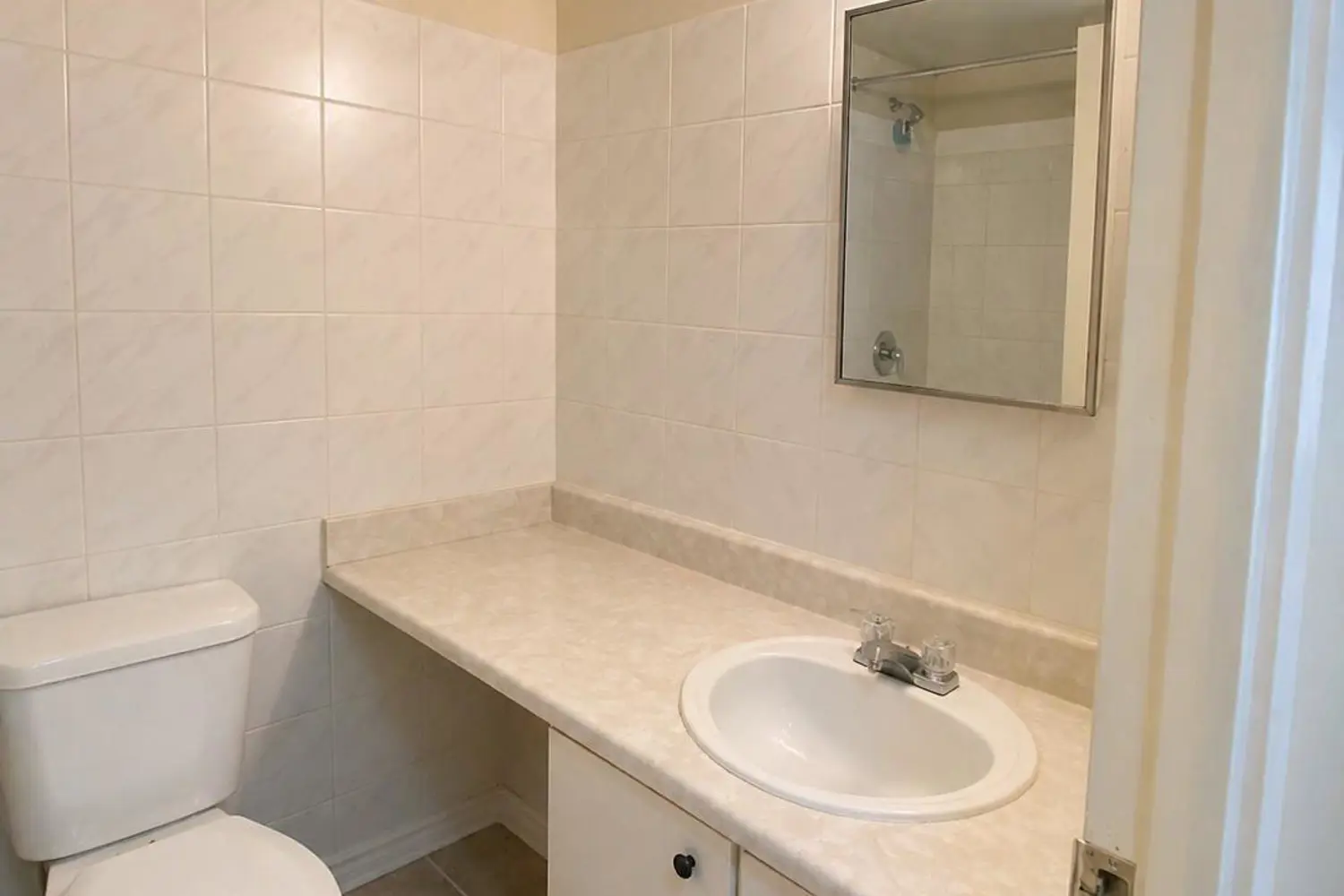 Additional image 7 of 4673 Jane Street 811
