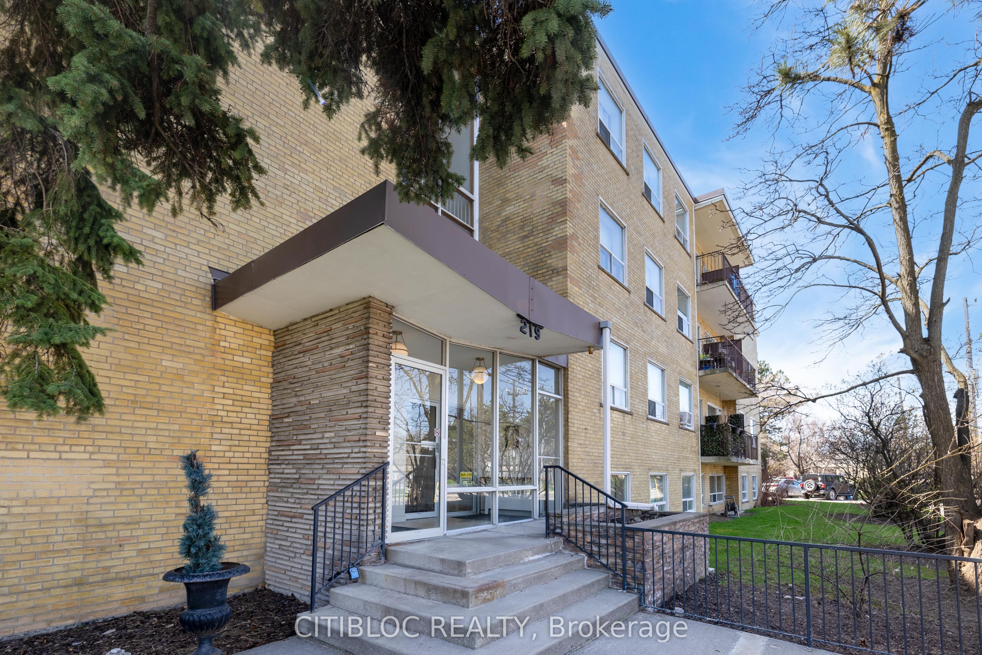 201-219 Wilson Avenue, Toronto, ON, M5M 3B2