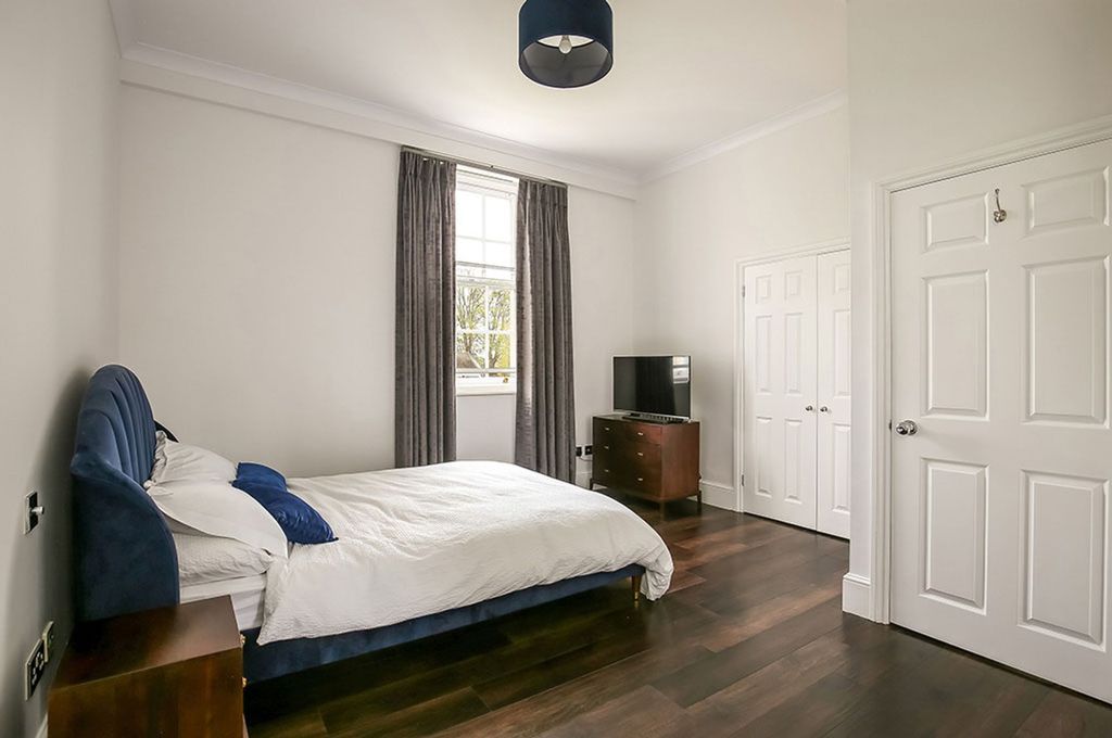 Additional image 5 of 3 bed flat to rentPeninsula Square, Winchester SO23